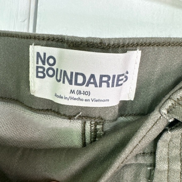 No Boundaries Women's Olive Straight Leg Pants - Picture 2 of 6